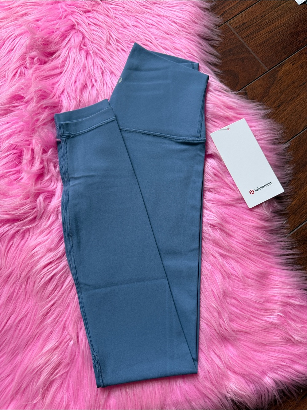 Lululemon Size 4 Align High-Rise
Pant 28"
Washed Denim, NWT